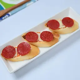 خبز البيبروني والجبن